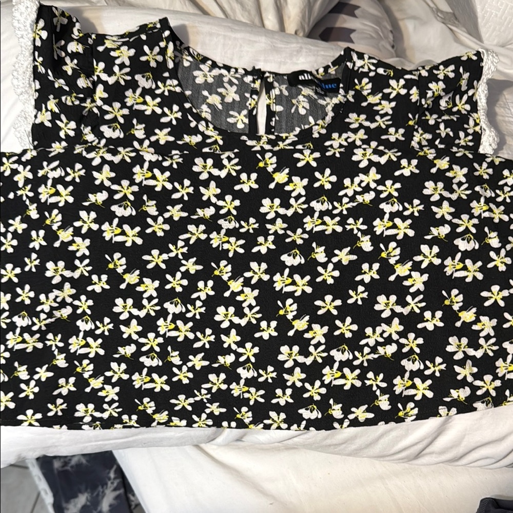 Alice Blue Floral Black and White Top by